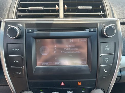 Used 2016 Toyota Camry SE image 14