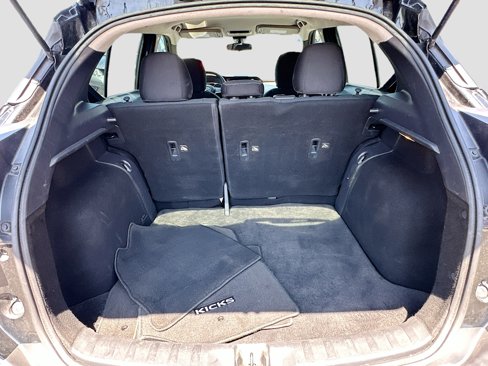 Used 2020 Nissan Kicks S image 23