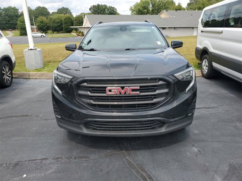 Used 2020 GMC Terrain SLE w/ Driver Convenience Package image 2