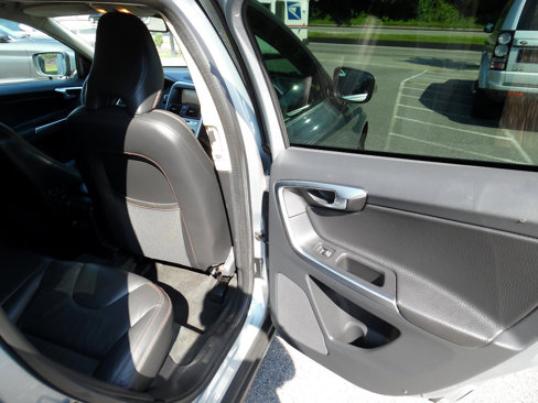 Used 2011 Volvo XC60 T6 image 19