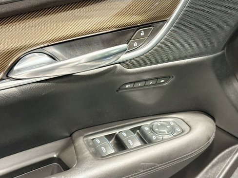 Used 2017 Cadillac XT5 Platinum image 16