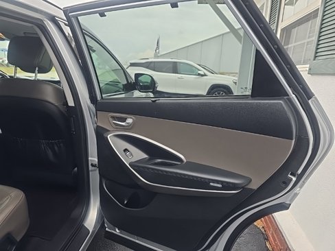 Used 2014 Hyundai Santa Fe GLS image 21