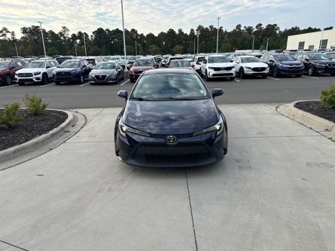 Used 2022 Toyota Corolla LE image 3