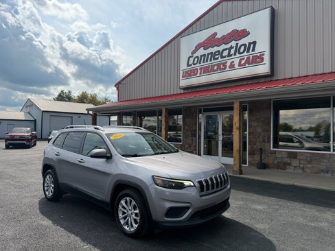 Used 2020 Jeep Cherokee Latitude w/ Cold Weather Group image 2