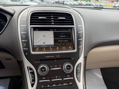 Used 2018 Lincoln MKX Reserve image 16