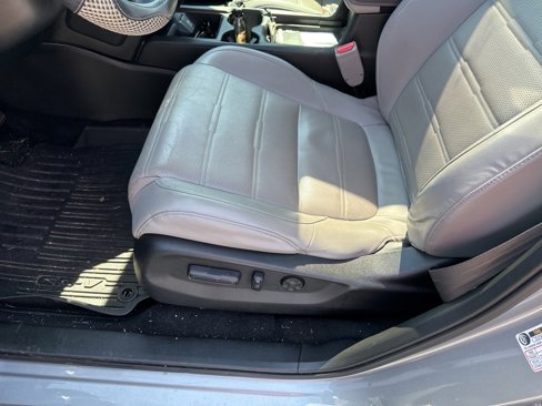 Used 2017 Honda CR-V Touring image 12
