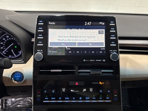 Used 2020 Toyota Avalon Limited image 50