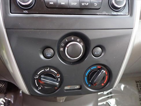 Used 2015 Nissan Versa SV image 16