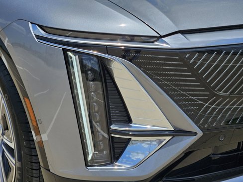 New 2025 Cadillac Lyriq Luxury image 9