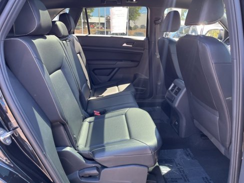 Used 2020 Volkswagen Atlas Cross Sport SE w/ Panoramic Sunroof Package image 8