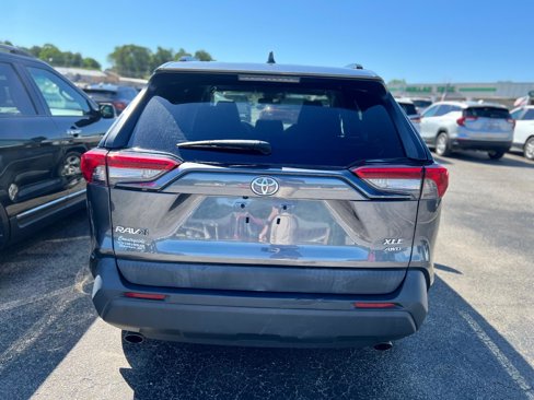 Used 2020 Toyota RAV4 XLE image 4