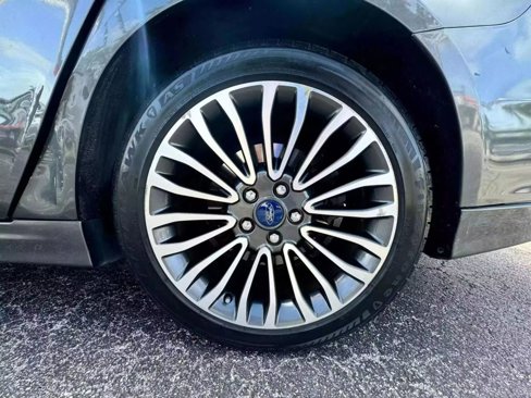 Used 2017 Ford Fusion SE w/ Fusion SE Technology Package image 38