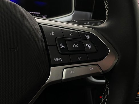 New 2025 Volkswagen Taos SE image 20