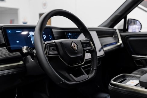 Used 2023 Rivian R1S Adventure image 23