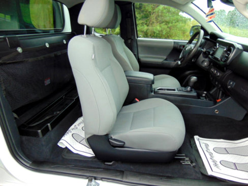 Used 2018 Toyota Tacoma SR5 image 20
