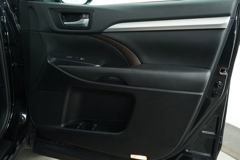 Used 2019 Toyota Highlander XLE image 10