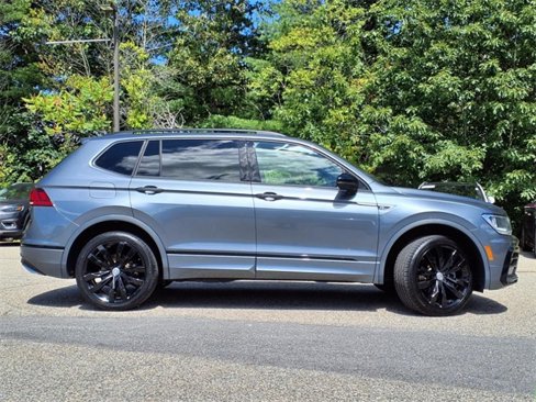 Used 2021 Volkswagen Tiguan S image 2