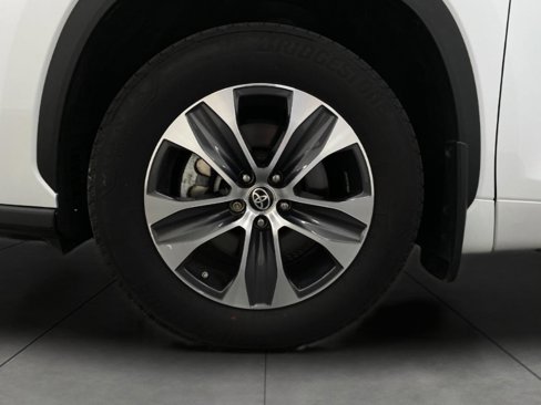 Used 2022 Toyota Highlander XLE image 14