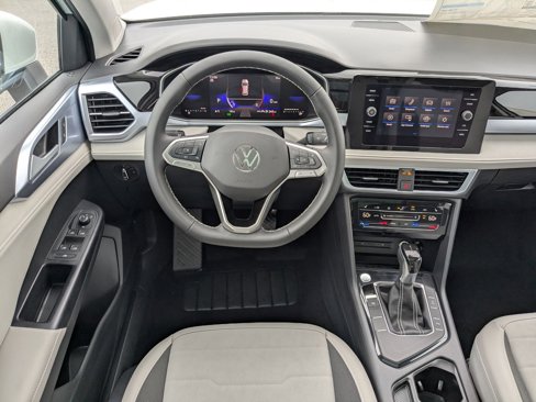 New 2025 Volkswagen Taos SE image 29