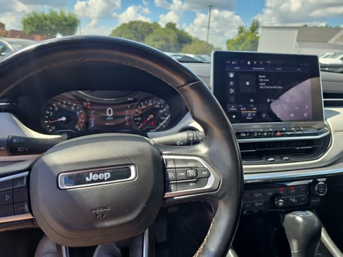 Used 2022 Jeep Compass Limited image 9