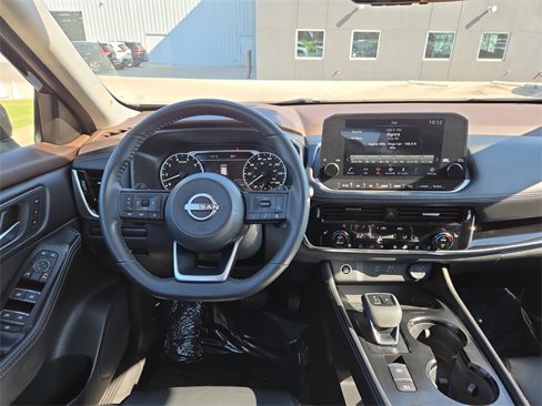 Used 2023 Nissan Rogue SL w/ SL Premium Package image 13