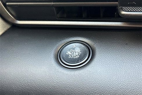 Certified 2025 Hyundai Elantra Sport image 22