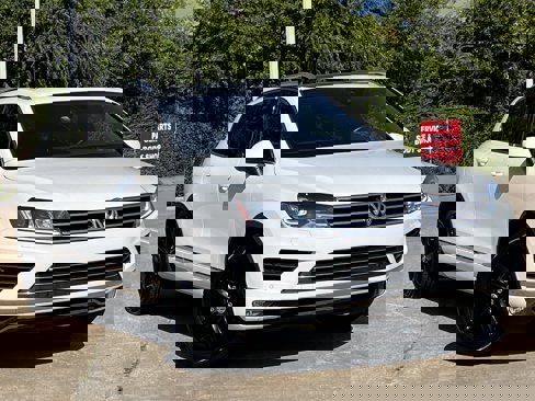 Used 2017 Volkswagen Touareg Wolfsburg Edition image 1