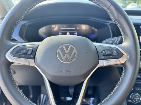 Certified 2024 Volkswagen Taos SE image 23