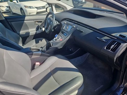 Used 2012 Toyota Prius Five image 11