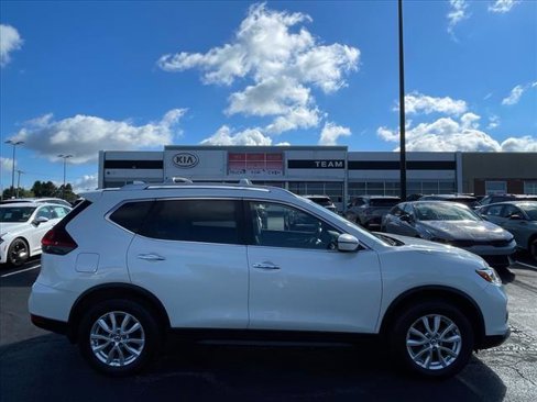 Used 2020 Nissan Rogue SV image 8