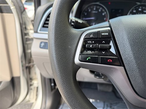 Used 2018 Hyundai Elantra SE image 21