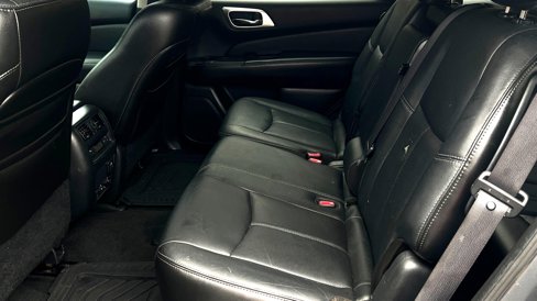 Used 2013 Nissan Pathfinder Platinum w/ Platinum Premium Pkg image 10