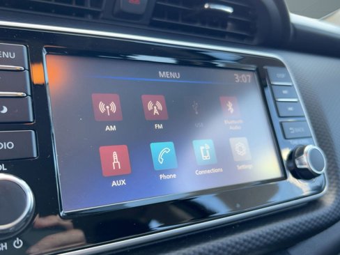 Used 2022 Nissan Kicks S image 22