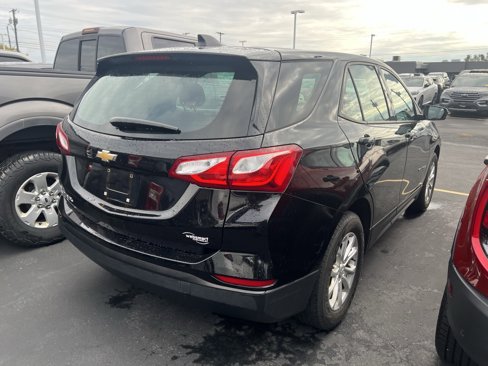 Used 2019 Chevrolet Equinox LS image 2