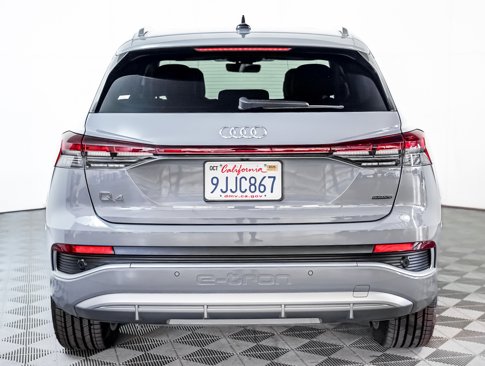 Used 2023 Audi Q4 e-tron Premium Plus image 9