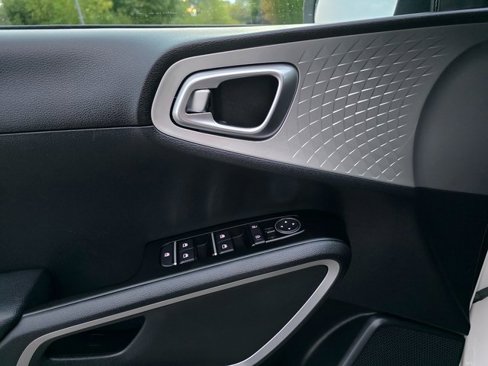 Certified 2022 Kia Soul LX w/ Technology Package image 24