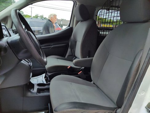 Used 2017 Chevrolet City Express LT image 10