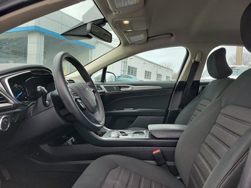 Used 2019 Ford Fusion SE image 15