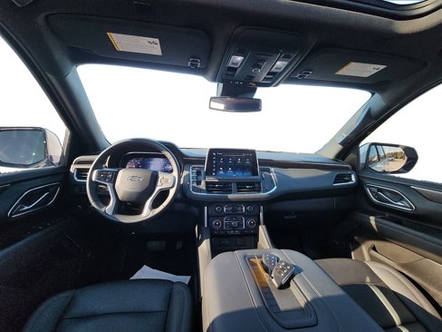 Used 2024 Chevrolet Suburban Z71 image 12