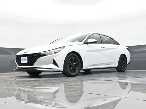Used 2022 Hyundai Elantra SE image 56