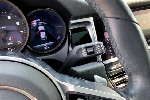 Certified 2020 Porsche Macan image 37