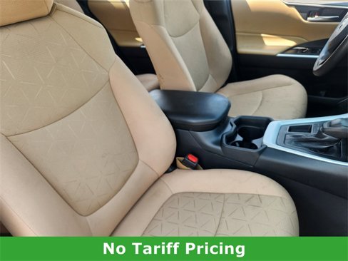 Used 2020 Toyota RAV4 XLE image 12