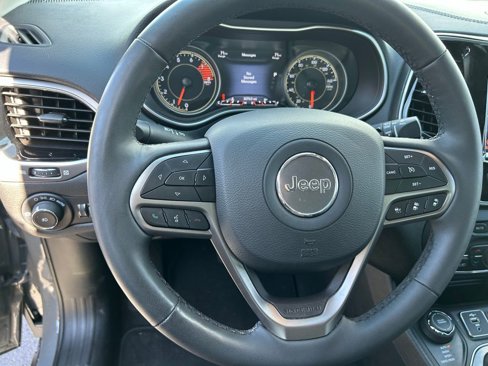 Used 2021 Jeep Cherokee Limited image 18