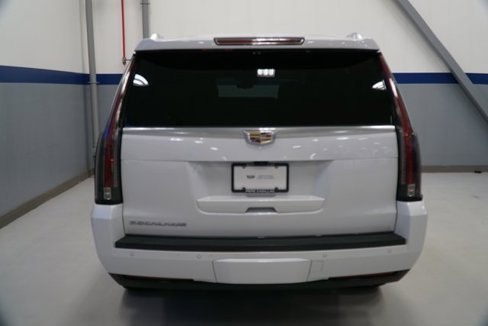 Used 2020 Cadillac Escalade ESV Luxury w/ LPO, Radiant Package image 5