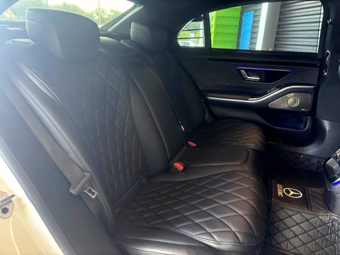 Used 2022 Mercedes-Benz S 580 4MATIC Sedan w/ AMG Line Package image 37
