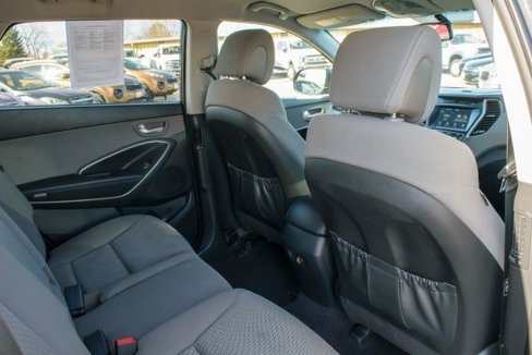 Used 2017 Hyundai Santa Fe SE image 18