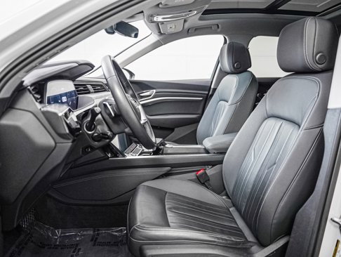 Used 2023 Audi e-tron Premium w/ Convenience Plus Package image 11
