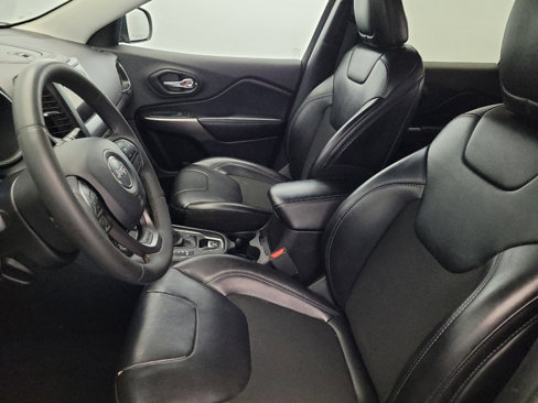 Used 2020 Jeep Cherokee Latitude Plus image 17