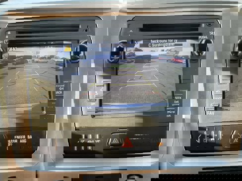 Used 2014 GMC Acadia SLE image 25