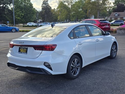 Used 2024 Kia Forte LXS image 7
